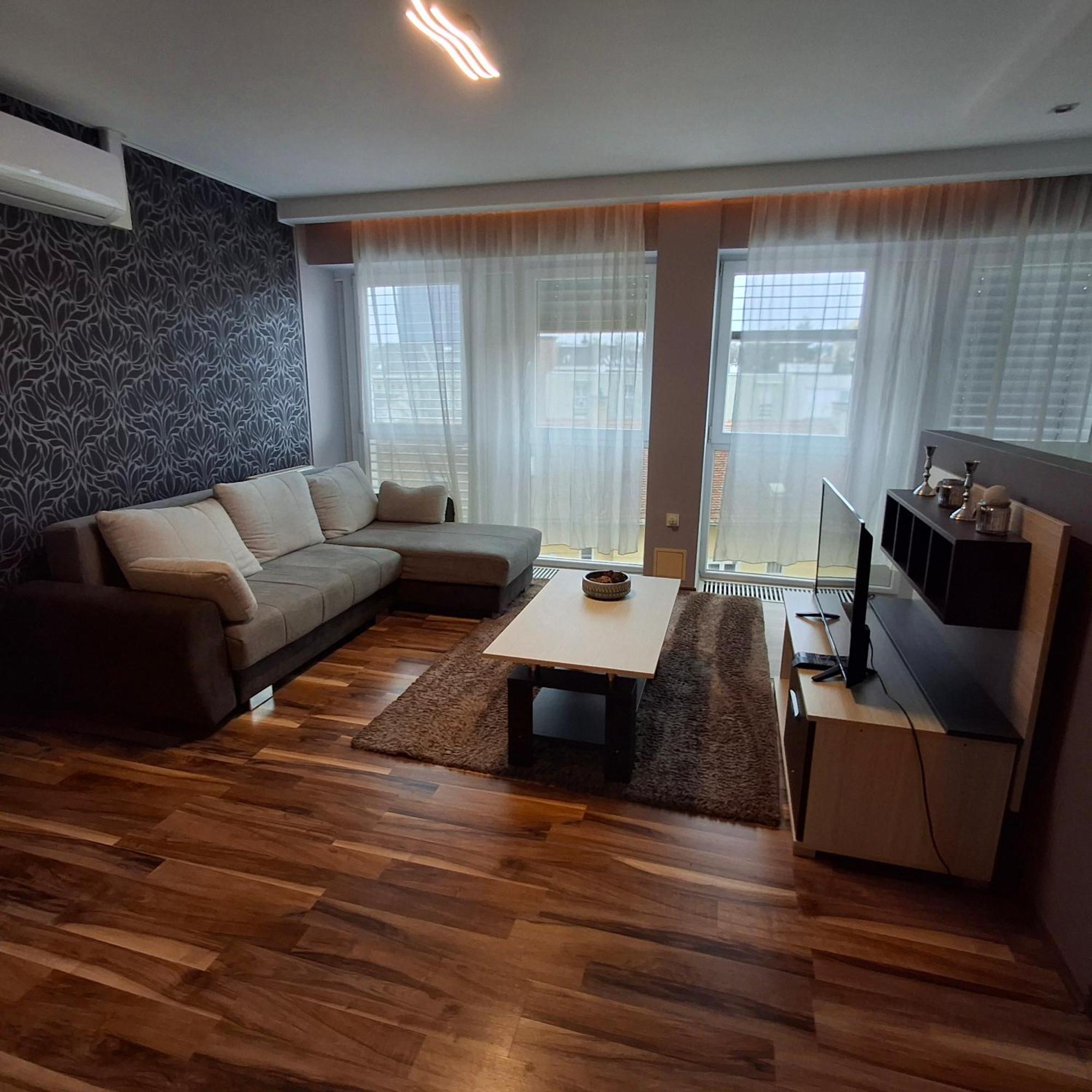 Unicorniselit Apartmanok إغير المظهر الخارجي الصورة