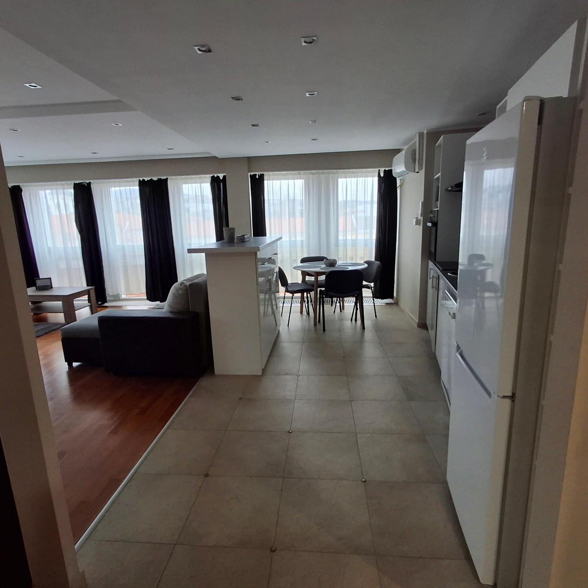 Unicorniselit Apartmanok إغير المظهر الخارجي الصورة
